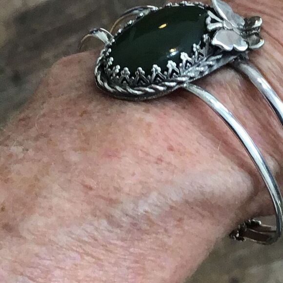 Bracelet, Jade and Sterling Silver Cuff Bracelet, NEW, Handmade, Butterfly, Arti - Picture 5 of 7